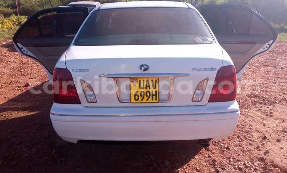 Acheter Occasion Voiture Toyota Progress Blanc à Kampala, Ouganda Acheter Occasion Voiture Toyota Progress Blanc à Kampala, Ouganda