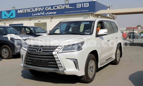 Acheter Import Voiture Lexus LX Blanc à Import - Dubai, Ouganda Acheter Import Voiture Lexus LX Blanc à Import - Dubai, Ouganda