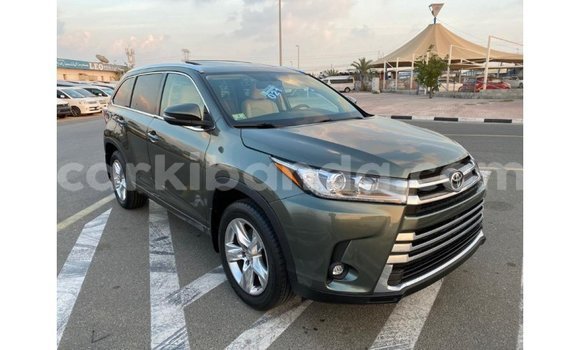 Buy Import Toyota Highlander Green Car in Import - Dubai in Uganda Buy Import Toyota Highlander Green Car in Import - Dubai in Uganda