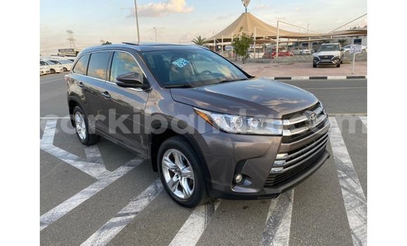 Nunua Imported Toyota Highlander Nyingine Gari ndani ya Import - Dubai nchini Uganda Nunua Imported Toyota Highlander Nyingine Gari ndani ya Import - Dubai nchini Uganda