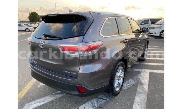 Nunua Imported Toyota Highlander Nyingine Gari ndani ya Import - Dubai nchini Uganda Nunua Imported Toyota Highlander Nyingine Gari ndani ya Import - Dubai nchini Uganda