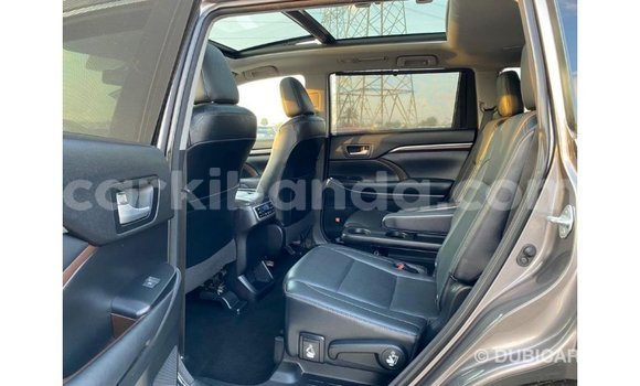 Nunua Imported Toyota Highlander Nyingine Gari ndani ya Import - Dubai nchini Uganda Nunua Imported Toyota Highlander Nyingine Gari ndani ya Import - Dubai nchini Uganda