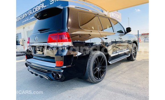 Acheter Import Voiture Toyota Land Cruiser Noir à Import - Dubai, Ouganda Acheter Import Voiture Toyota Land Cruiser Noir à Import - Dubai, Ouganda