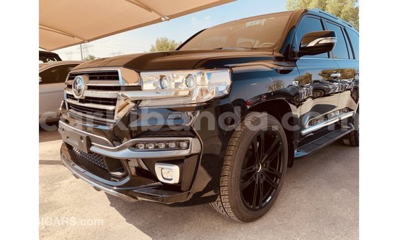 Acheter Import Voiture Toyota Land Cruiser Noir à Import - Dubai, Ouganda Acheter Import Voiture Toyota Land Cruiser Noir à Import - Dubai, Ouganda