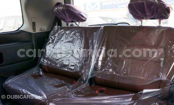 Acheter Import Voiture Toyota Land Cruiser Noir à Import - Dubai, Ouganda Acheter Import Voiture Toyota Land Cruiser Noir à Import - Dubai, Ouganda
