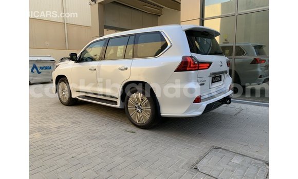Gura Imported Lexus LX White Imodoka i Import - Dubai mu Uganda Gura Imported Lexus LX White Imodoka i Import - Dubai mu Uganda