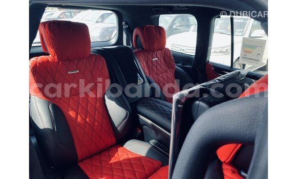 Acheter Import Voiture Lexus LX Noir à Import - Dubai, Ouganda Acheter Import Voiture Lexus LX Noir à Import - Dubai, Ouganda