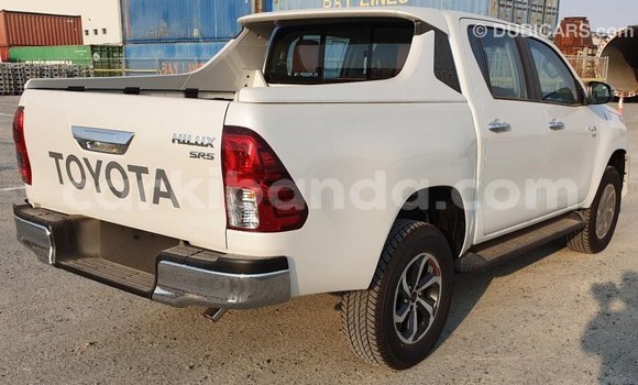 Acheter Import Voiture Toyota Hilux Blanc à Import - Dubai, Ouganda Acheter Import Voiture Toyota Hilux Blanc à Import - Dubai, Ouganda