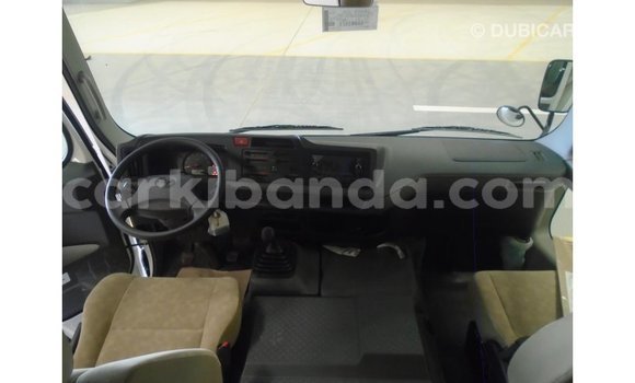 Acheter Import Voiture Abarth 595 Blanc à Import - Dubai, Ouganda Acheter Import Voiture Abarth 595 Blanc à Import - Dubai, Ouganda