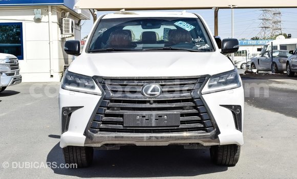 Nunua Imported Lexus LX Nyeupe Gari ndani ya Import - Dubai nchini Uganda Nunua Imported Lexus LX Nyeupe Gari ndani ya Import - Dubai nchini Uganda