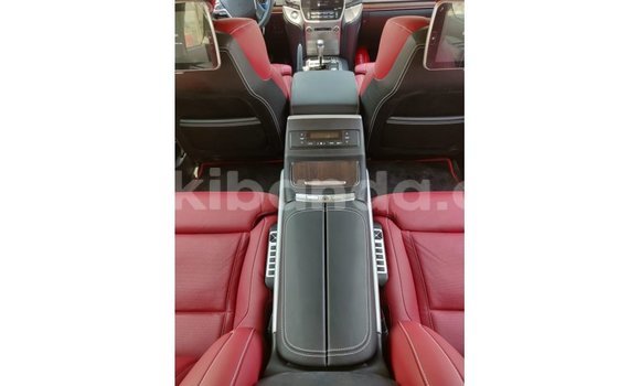Acheter Import Voiture Toyota Land Cruiser Rouge à Import - Dubai, Ouganda Acheter Import Voiture Toyota Land Cruiser Rouge à Import - Dubai, Ouganda