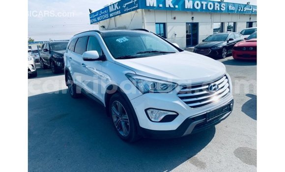 Nunua Imported Hyundai Santa Fe Nyeupe Gari ndani ya Import - Dubai nchini Uganda Nunua Imported Hyundai Santa Fe Nyeupe Gari ndani ya Import - Dubai nchini Uganda