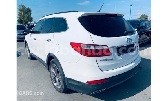Nunua Imported Hyundai Santa Fe Nyeupe Gari ndani ya Import - Dubai nchini Uganda Nunua Imported Hyundai Santa Fe Nyeupe Gari ndani ya Import - Dubai nchini Uganda