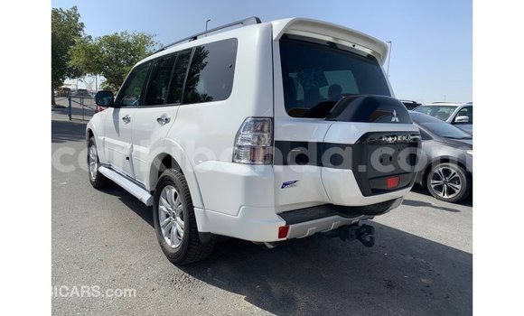Gura Imported Mitsubishi Pajero White Imodoka i Import - Dubai mu Uganda Gura Imported Mitsubishi Pajero White Imodoka i Import - Dubai mu Uganda
