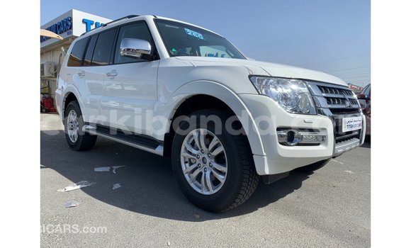 Gura Imported Mitsubishi Pajero White Imodoka i Import - Dubai mu Uganda Gura Imported Mitsubishi Pajero White Imodoka i Import - Dubai mu Uganda