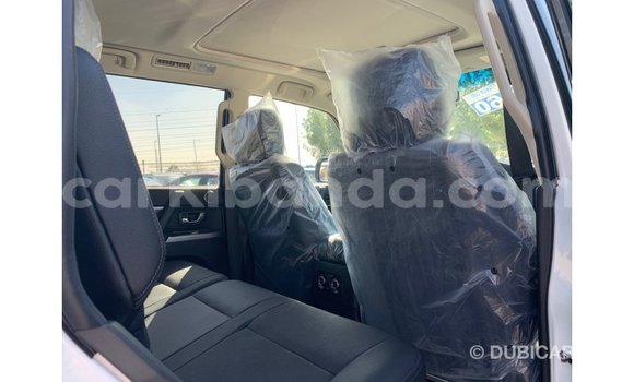 Gura Imported Mitsubishi Pajero White Imodoka i Import - Dubai mu Uganda Gura Imported Mitsubishi Pajero White Imodoka i Import - Dubai mu Uganda
