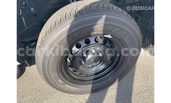 Gura Imported Toyota Hilux White Imodoka i Import - Dubai mu Uganda Gura Imported Toyota Hilux White Imodoka i Import - Dubai mu Uganda