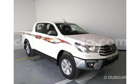 Gura Imported Toyota Hilux White Imodoka i Import - Dubai mu Uganda Gura Imported Toyota Hilux White Imodoka i Import - Dubai mu Uganda