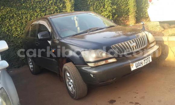 Gura Yakoze Toyota Harrier Black Imodoka i Kampala mu Uganda Gura Yakoze Toyota Harrier Black Imodoka i Kampala mu Uganda