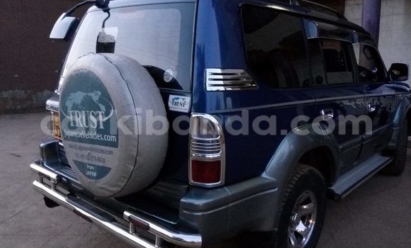 Gura Yakoze Toyota Prado Blue Imodoka i Kampala mu Uganda Gura Yakoze Toyota Prado Blue Imodoka i Kampala mu Uganda