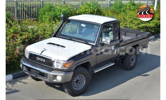 Nunua Imported Toyota Land Cruiser Nyingine Gari ndani ya Import - Dubai nchini Uganda Nunua Imported Toyota Land Cruiser Nyingine Gari ndani ya Import - Dubai nchini Uganda