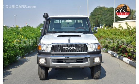 Nunua Imported Toyota Land Cruiser Nyingine Gari ndani ya Import - Dubai nchini Uganda Nunua Imported Toyota Land Cruiser Nyingine Gari ndani ya Import - Dubai nchini Uganda