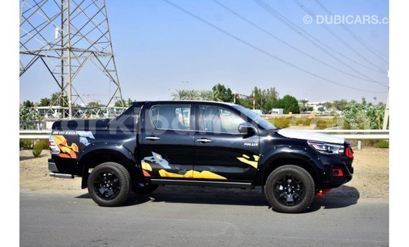 Acheter Import Voiture Toyota Hilux Noir à Import - Dubai, Ouganda Acheter Import Voiture Toyota Hilux Noir à Import - Dubai, Ouganda