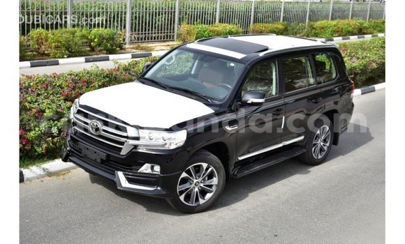 Nunua Imported Toyota Land Cruiser Nyeusi Gari ndani ya Import - Dubai nchini Uganda Nunua Imported Toyota Land Cruiser Nyeusi Gari ndani ya Import - Dubai nchini Uganda