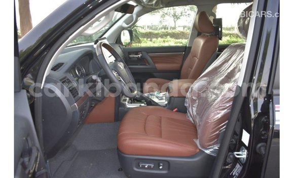 Nunua Imported Toyota Land Cruiser Nyeusi Gari ndani ya Import - Dubai nchini Uganda Nunua Imported Toyota Land Cruiser Nyeusi Gari ndani ya Import - Dubai nchini Uganda