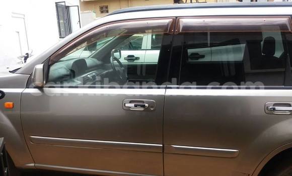 Acheter Occasion Voiture Nissan X–Trail Gris à Kampala, Ouganda Acheter Occasion Voiture Nissan X–Trail Gris à Kampala, Ouganda