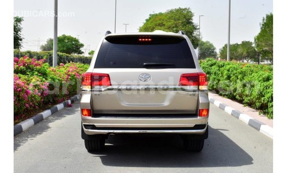 Nunua Imported Toyota Land Cruiser Nyingine Gari ndani ya Import - Dubai nchini Uganda Nunua Imported Toyota Land Cruiser Nyingine Gari ndani ya Import - Dubai nchini Uganda
