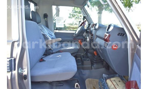 Nunua Imported Toyota Land Cruiser Nyingine Gari ndani ya Import - Dubai nchini Uganda Nunua Imported Toyota Land Cruiser Nyingine Gari ndani ya Import - Dubai nchini Uganda