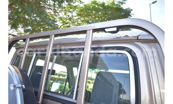 Nunua Imported Toyota Land Cruiser Nyingine Gari ndani ya Import - Dubai nchini Uganda Nunua Imported Toyota Land Cruiser Nyingine Gari ndani ya Import - Dubai nchini Uganda