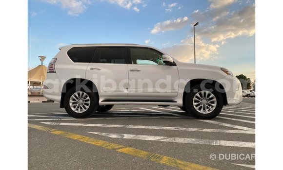 Nunua Imported Lexus GX Nyeupe Gari ndani ya Import - Dubai nchini Uganda Nunua Imported Lexus GX Nyeupe Gari ndani ya Import - Dubai nchini Uganda