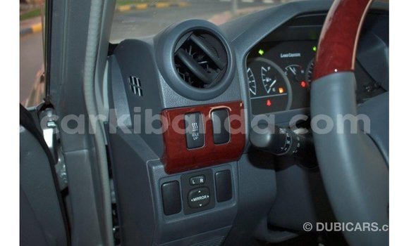 Acheter Import Voiture Toyota Land Cruiser Autre à Import - Dubai, Ouganda Acheter Import Voiture Toyota Land Cruiser Autre à Import - Dubai, Ouganda