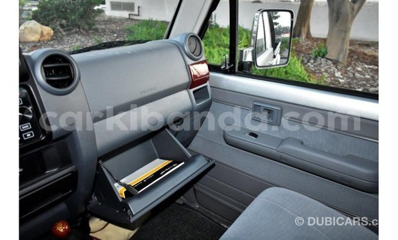 Acheter Import Voiture Toyota Land Cruiser Autre à Import - Dubai, Ouganda Acheter Import Voiture Toyota Land Cruiser Autre à Import - Dubai, Ouganda