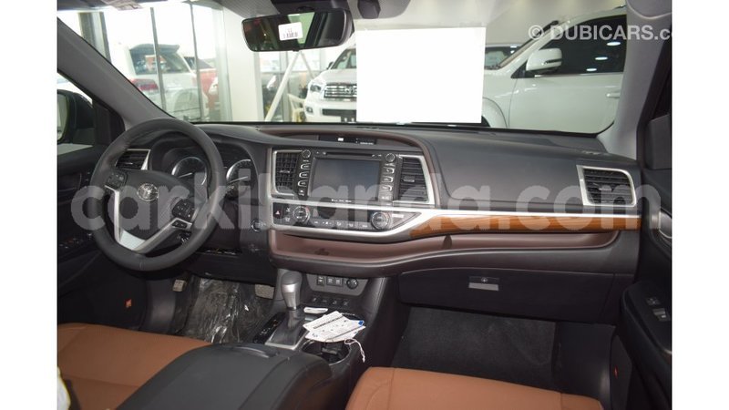 Big with watermark toyota highlander uganda import dubai 8502