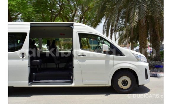 Nunua Imported Toyota Hiace Nyeupe Gari ndani ya Import - Dubai nchini Uganda Nunua Imported Toyota Hiace Nyeupe Gari ndani ya Import - Dubai nchini Uganda