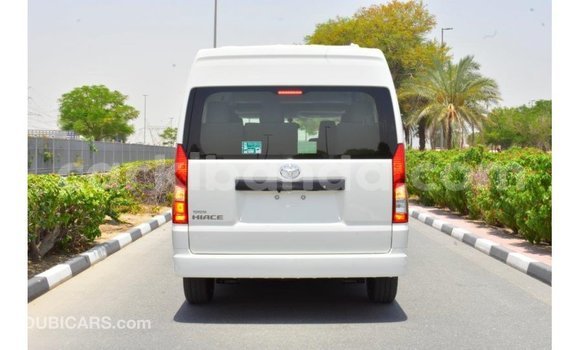 Nunua Imported Toyota Hiace Nyeupe Gari ndani ya Import - Dubai nchini Uganda Nunua Imported Toyota Hiace Nyeupe Gari ndani ya Import - Dubai nchini Uganda