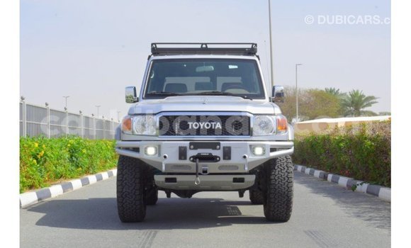 Nunua Imported Toyota Land Cruiser Nyingine Gari ndani ya Import - Dubai nchini Uganda Nunua Imported Toyota Land Cruiser Nyingine Gari ndani ya Import - Dubai nchini Uganda