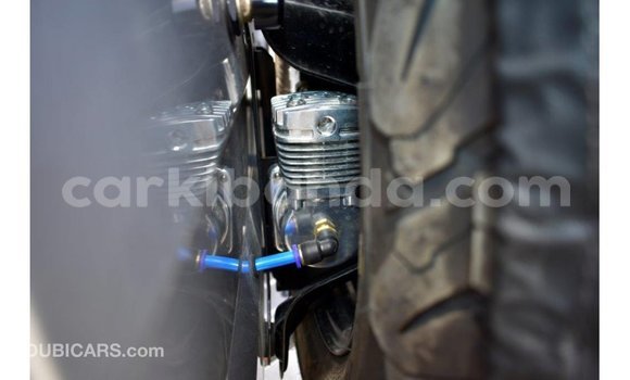 Nunua Imported Toyota Land Cruiser Nyingine Gari ndani ya Import - Dubai nchini Uganda Nunua Imported Toyota Land Cruiser Nyingine Gari ndani ya Import - Dubai nchini Uganda