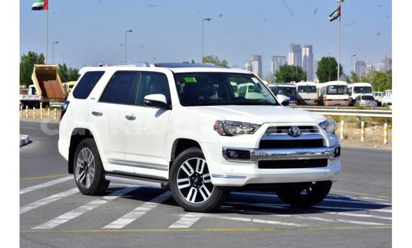Nunua Imported Toyota 4Runner Nyeupe Gari ndani ya Import - Dubai nchini Uganda Nunua Imported Toyota 4Runner Nyeupe Gari ndani ya Import - Dubai nchini Uganda