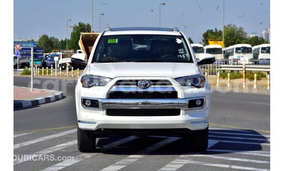 Nunua Imported Toyota 4Runner Nyeupe Gari ndani ya Import - Dubai nchini Uganda Nunua Imported Toyota 4Runner Nyeupe Gari ndani ya Import - Dubai nchini Uganda