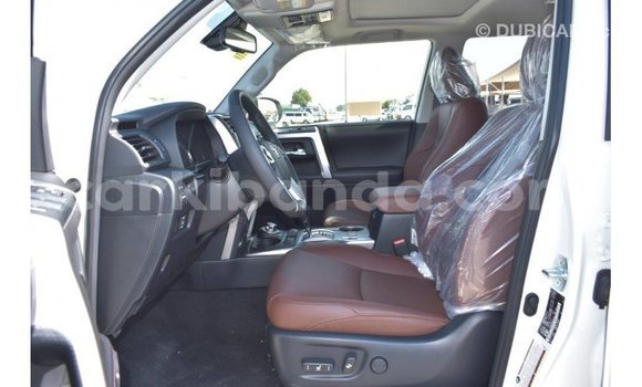 Nunua Imported Toyota 4Runner Nyeupe Gari ndani ya Import - Dubai nchini Uganda Nunua Imported Toyota 4Runner Nyeupe Gari ndani ya Import - Dubai nchini Uganda