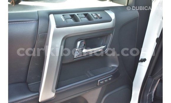 Nunua Imported Toyota 4Runner Nyeupe Gari ndani ya Import - Dubai nchini Uganda Nunua Imported Toyota 4Runner Nyeupe Gari ndani ya Import - Dubai nchini Uganda