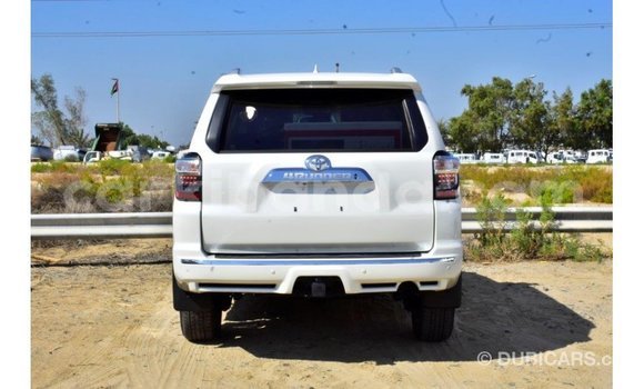 Nunua Imported Toyota 4Runner Nyeupe Gari ndani ya Import - Dubai nchini Uganda Nunua Imported Toyota 4Runner Nyeupe Gari ndani ya Import - Dubai nchini Uganda