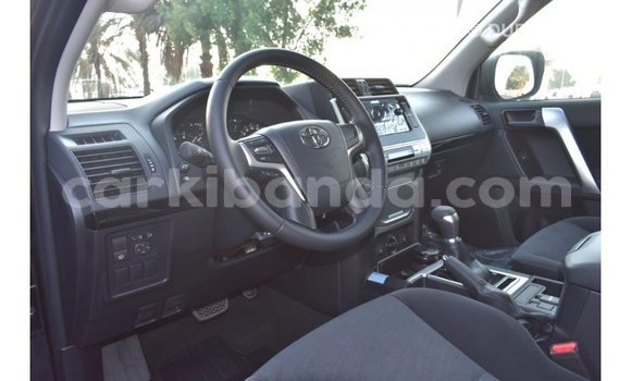 Nunua Imported Toyota Prado Nyeusi Gari ndani ya Import - Dubai nchini Uganda Nunua Imported Toyota Prado Nyeusi Gari ndani ya Import - Dubai nchini Uganda