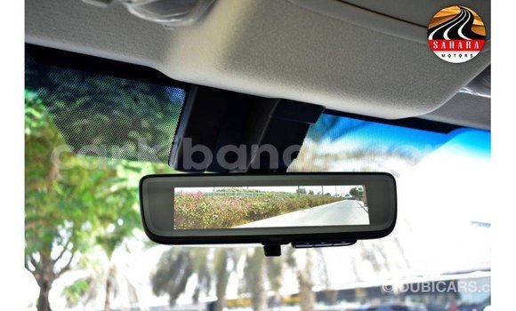 Acheter Import Voiture Toyota Granvia Blanc à Import - Dubai, Ouganda Acheter Import Voiture Toyota Granvia Blanc à Import - Dubai, Ouganda