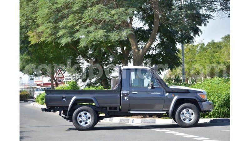 Big with watermark toyota land cruiser uganda import dubai 8515