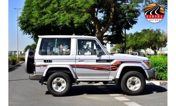 Nunua Imported Toyota Land Cruiser Nyingine Gari ndani ya Import - Dubai nchini Uganda Nunua Imported Toyota Land Cruiser Nyingine Gari ndani ya Import - Dubai nchini Uganda
